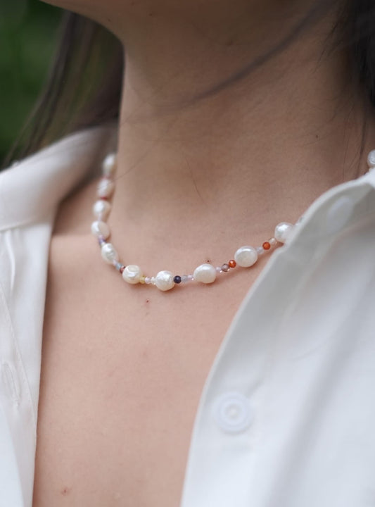 Multicolor Detail Pearl Necklace