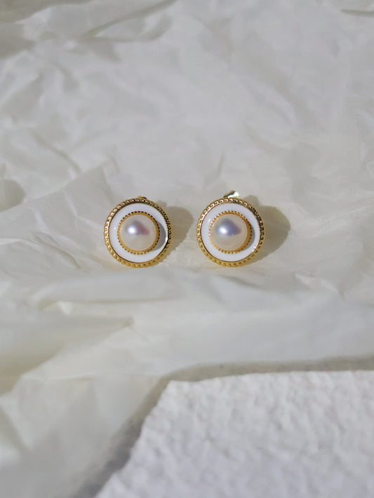 Round Vintage Court Style Pearl Earrings