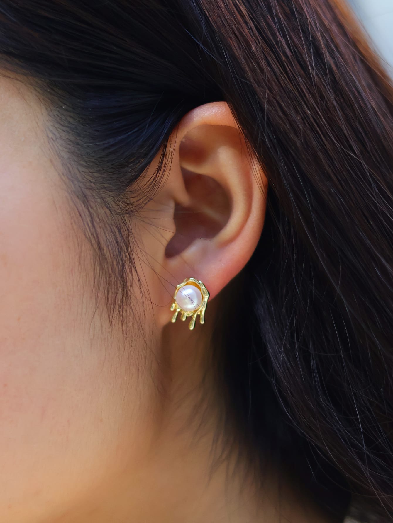 Lava-shaped Design Pearl Earring