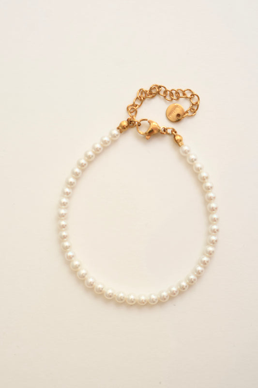 Everyday Pearl -- The Classic Round Pearl Bracelet