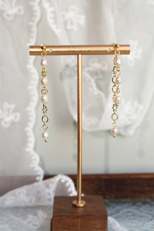 Dancing Lace Pearl Earrings