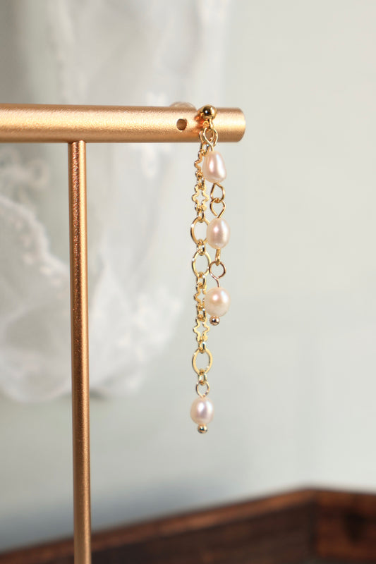 Dancing Lace Pearl Earrings