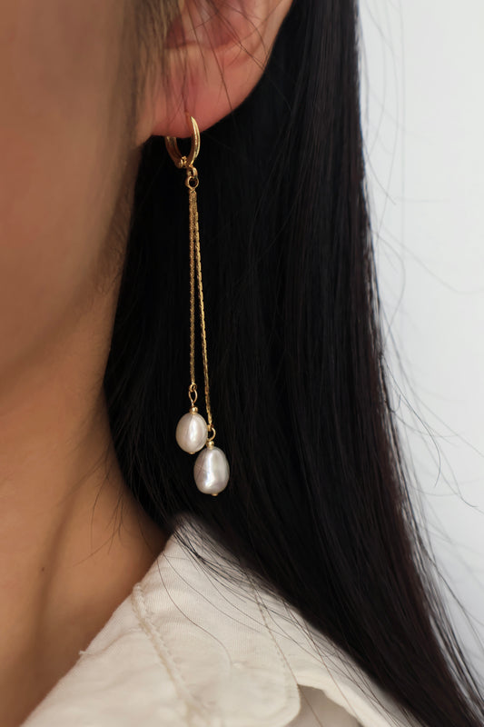 Swing Fairy Pearl Earrings