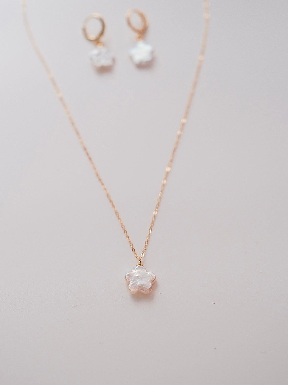 Curiosity - Iridescent Flower Pearl Pendant Necklace, Dainty Minimalist, Jewelry