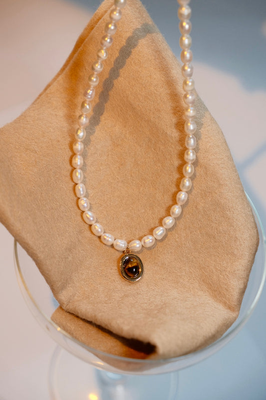 Tigerite pendant simple style fresh water pearls necklace