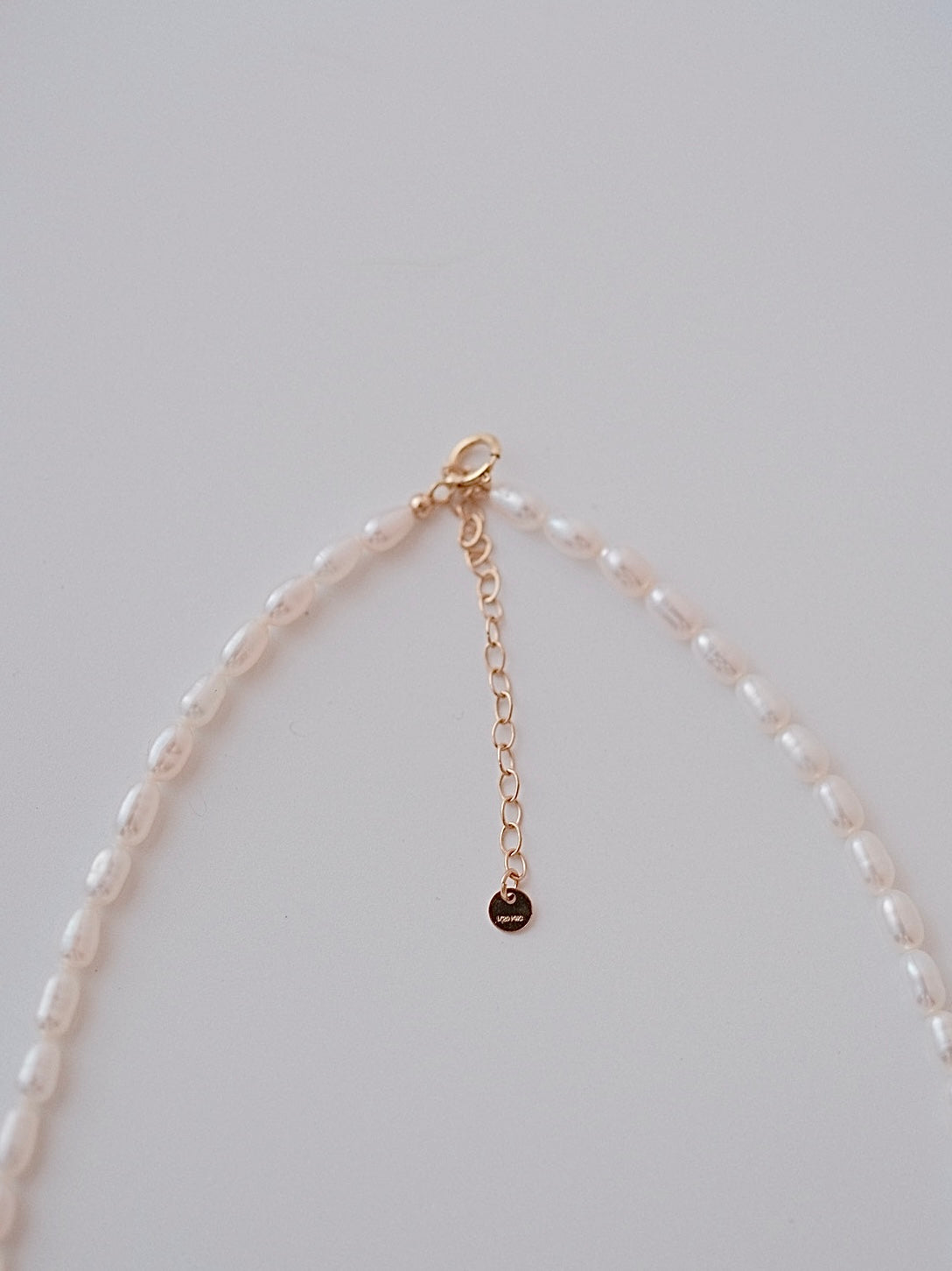 Curiosity - Classic Oval Freshwater Pearl Choker Necklace, Minimalist Jewelry